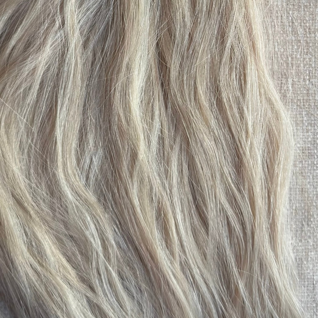WAVY CHAMPAGNE BALAYAGE
