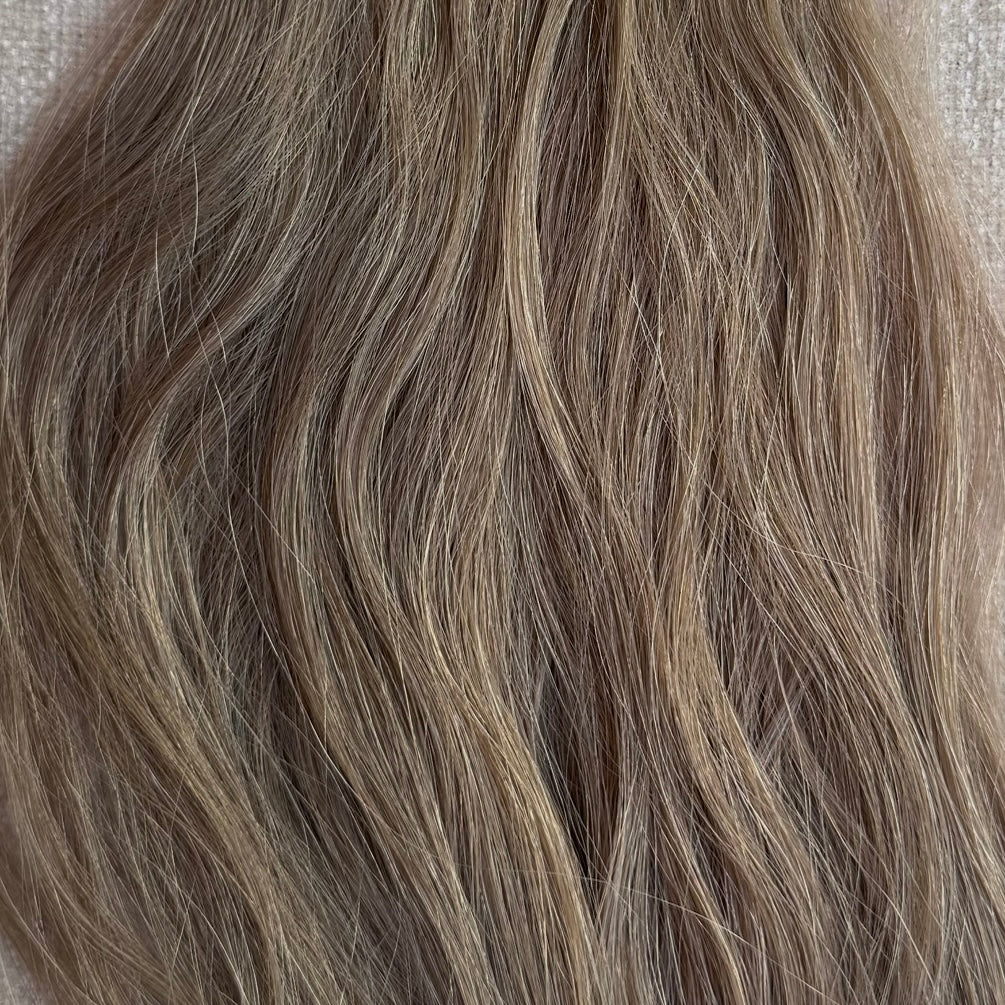 8N - WAVY LIGHT BROWN